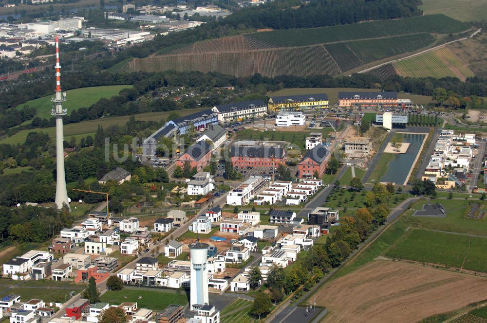 TRIER aus der Vogelperspektive: Wohnneubaugebiet Petrisberg von Trier mit dem Fernmeldeturm und dem Wasserturm