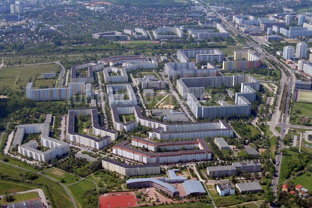 Berlin von oben - Wohnneubaugebiet an der Wartiner Straße, Vincent-van-Gogh-Straße und Falkenberger Chaussee in Berlin-Hohenschönhausen