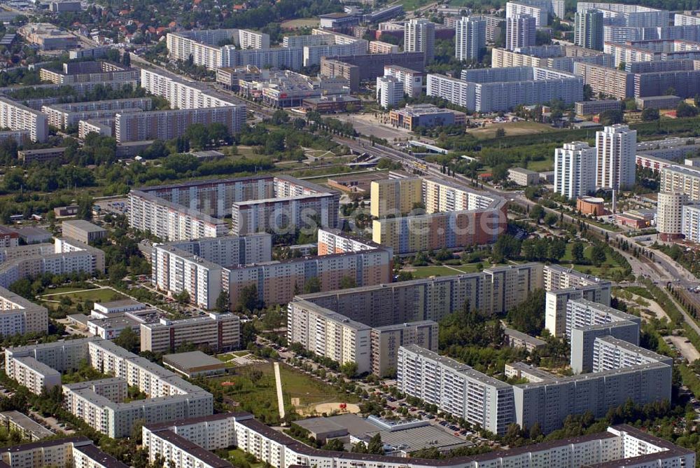 Luftbild Berlin - Wohnneubaugebiet an der Wartiner Straße, Vincent-van-Gogh-Straße und Falkenberger Chaussee in Berlin-Hohenschönhausen