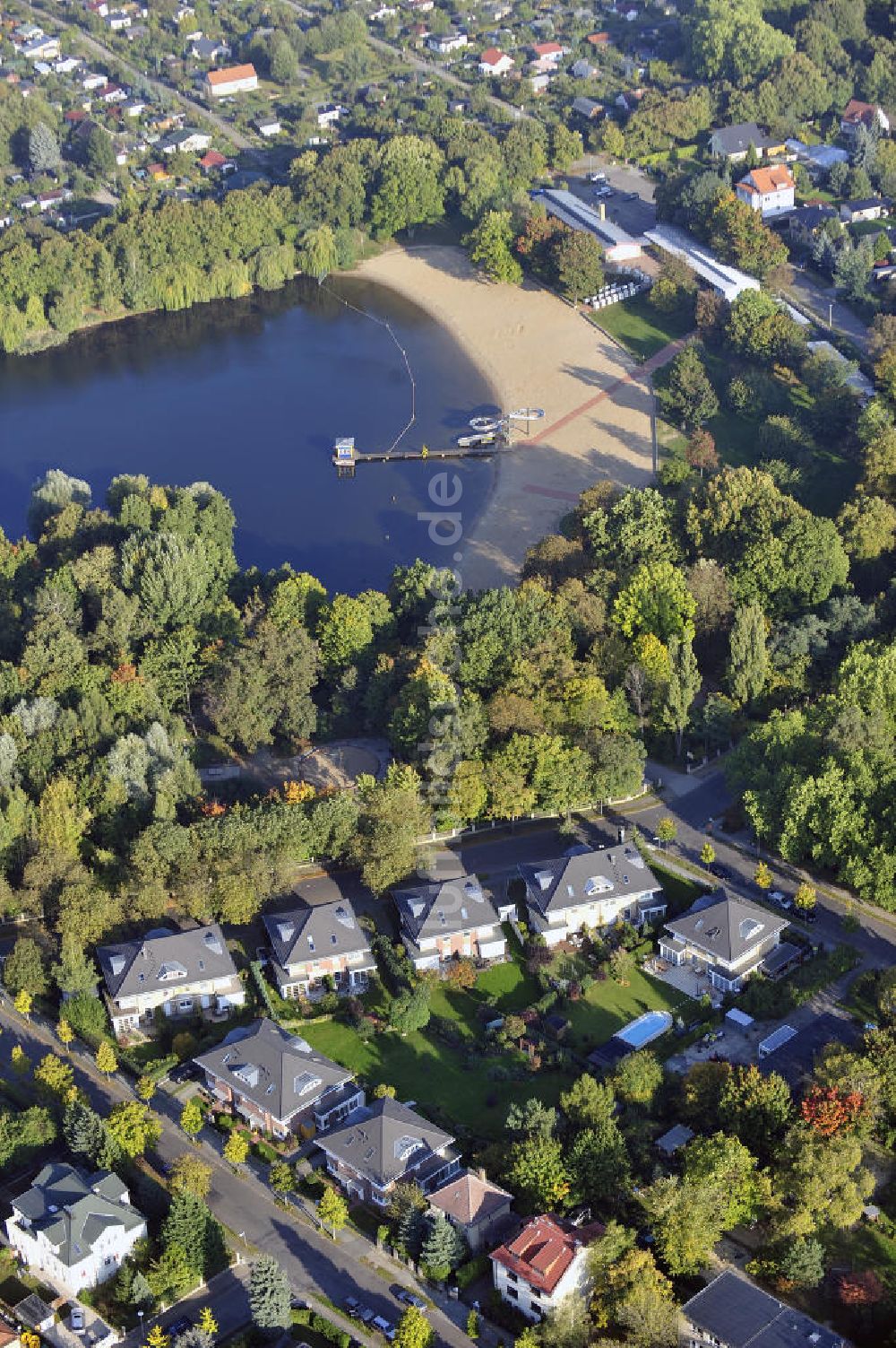 Berlin von oben - Wohnneubaugebiet Wohnpark am Orankesee Berlin Weißensee