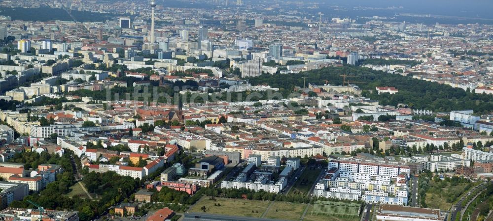 Berlin Friedrichshain aus der Vogelperspektive: Wohnneubaugebiete im Entwicklungsgebiet an der Eldenaer Straße in Berlin - Friedrichshain