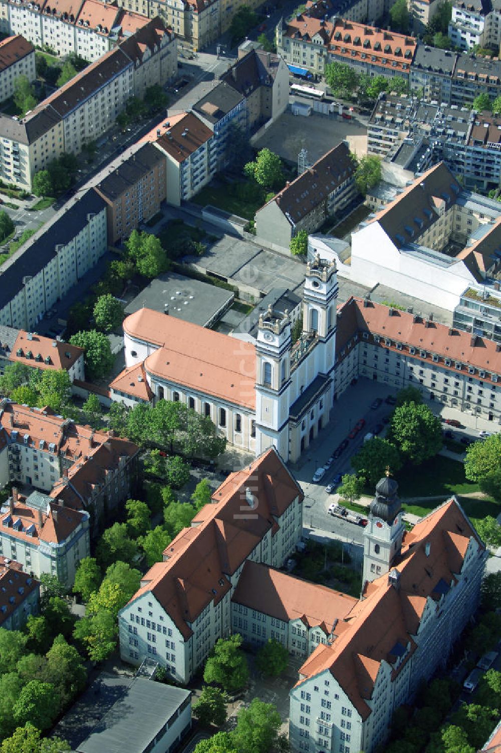 München aus der Vogelperspektive: Wohnneubaugebietes an der Implerstrasse / Thalkirchnerstrasse in München - Sendling