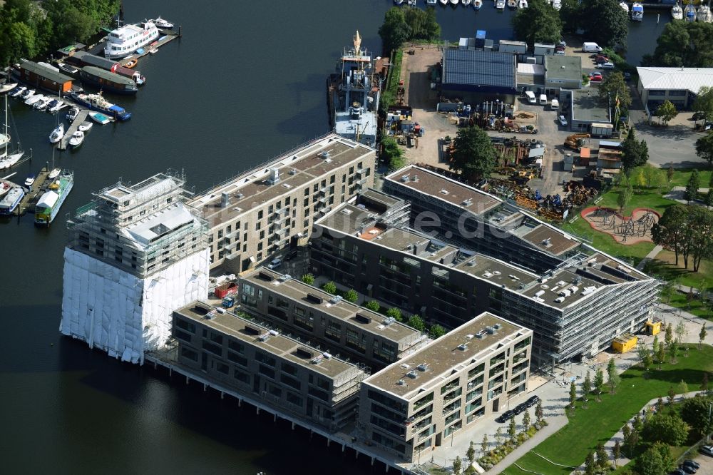 Hamburg aus der Vogelperspektive: Wohnneubauquartier Marina auf der Schlossinsel in Hamburg - Harburg