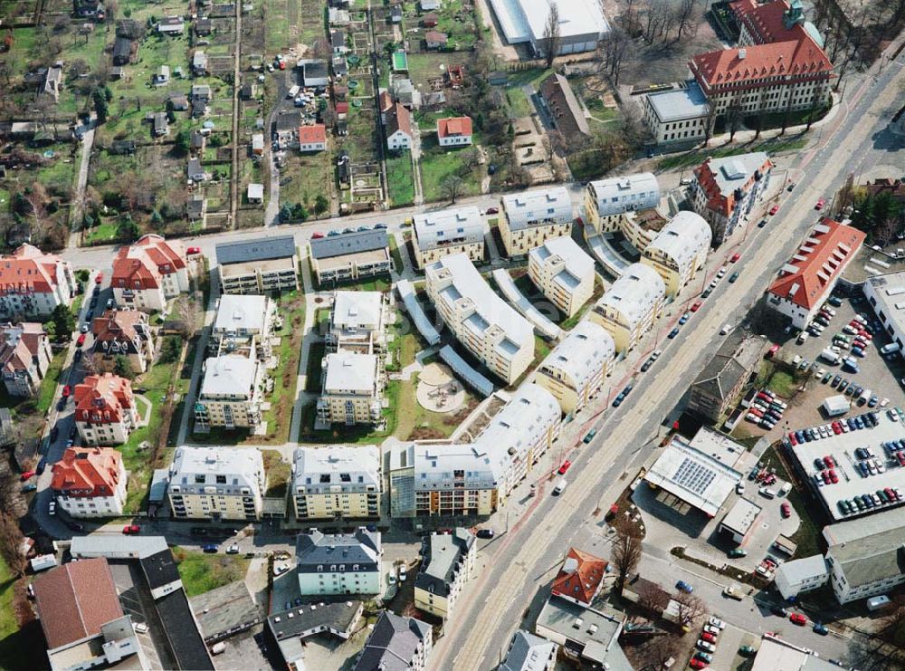 Dresden aus der Vogelperspektive: Wohnneubausiedlung der HVB-Projekt August der Starke an der Weinböhlaerstraße in Dresden-Pieschen.