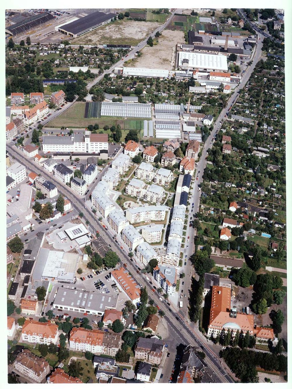 Dresden - Pieschen aus der Vogelperspektive: Wohnneubausiedlung der HVB-Projekt an der Weinböhlaerstraße in Dresden-Pieschen.