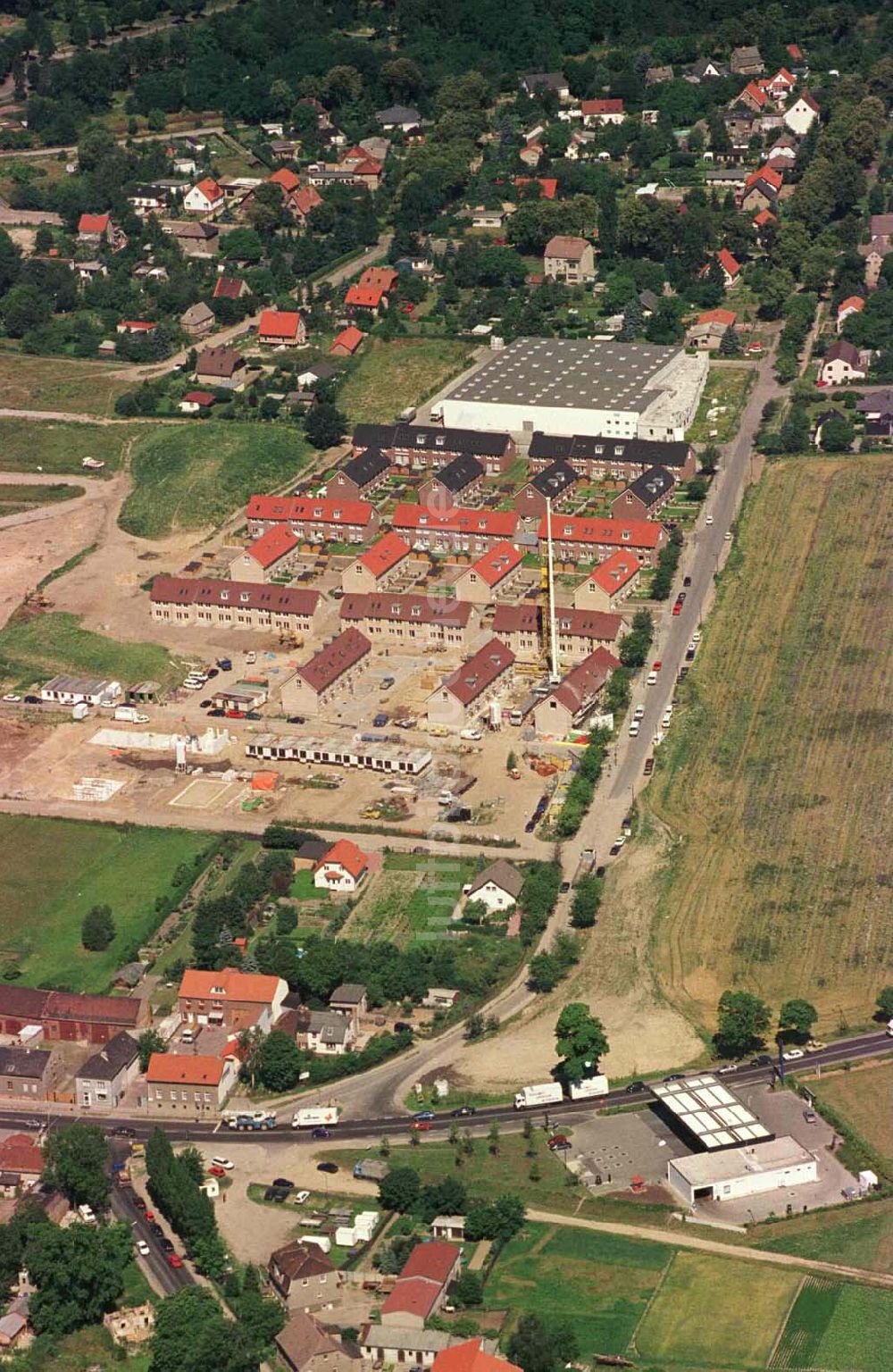 Ahrensfelde bei Berlin von oben - Wohnpark Ahrensfelder Dreieck der STOBAU Bauträger GmbH (Unternehmensgruppe Stoffel).