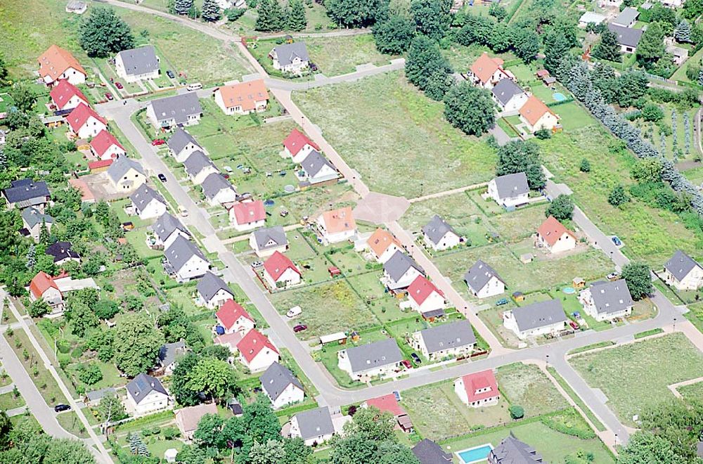 Fredersdorf bei Strausberg - Brandenburg aus der Vogelperspektive: Wohnpark Fredersdorf Brandenburg Einfamilienhäuser der Addit Bau GmbH