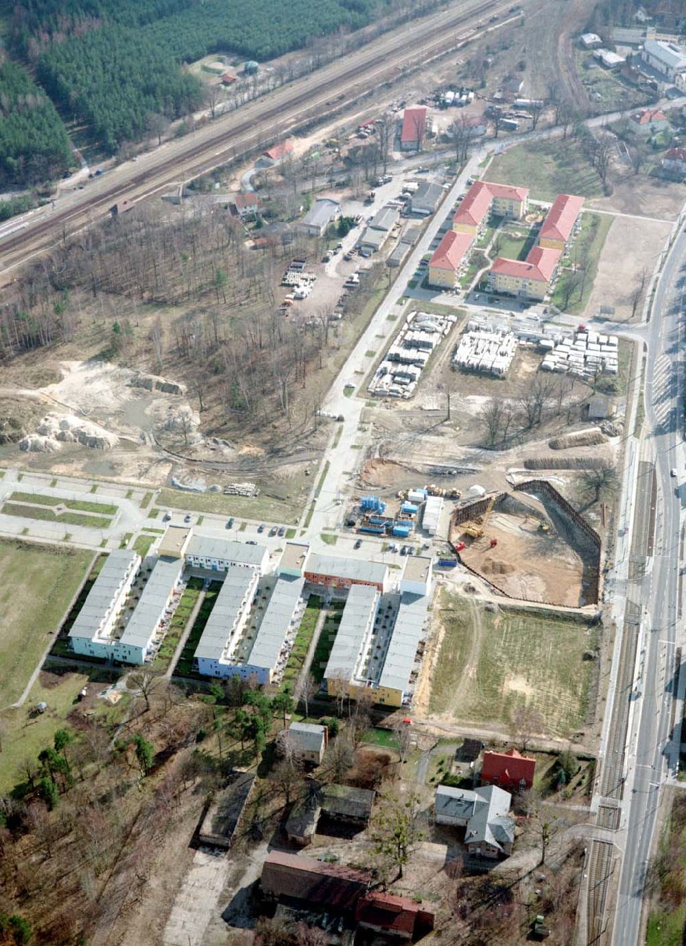 Dresden - Klotsche aus der Vogelperspektive: Wohnpark Am Königswald an der Königsbrücker Landstraße in Dresden-Klotsche.