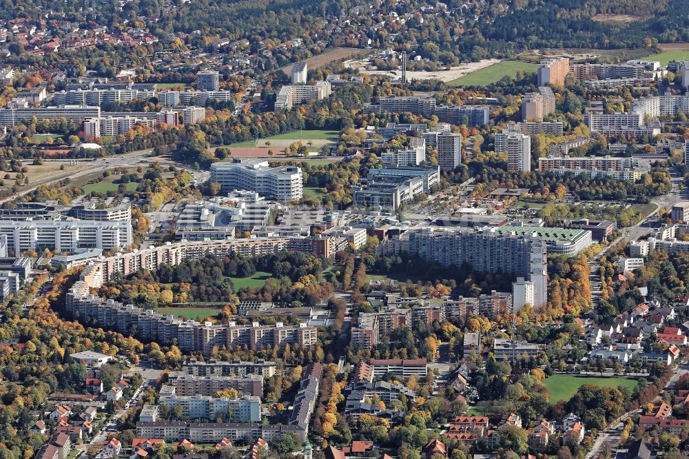 München aus der Vogelperspektive: Wohnring - ringförmige Mehrfamilienhaussiedlung in München Neuperlach im Bundesland Bayern