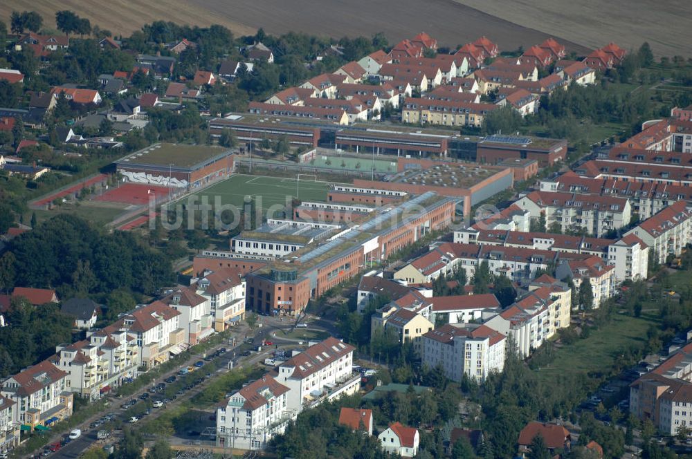 Berlin aus der Vogelperspektive: Wohnsiedlung Berlin Karow-Nord südlich der Autobahn A10 / E65