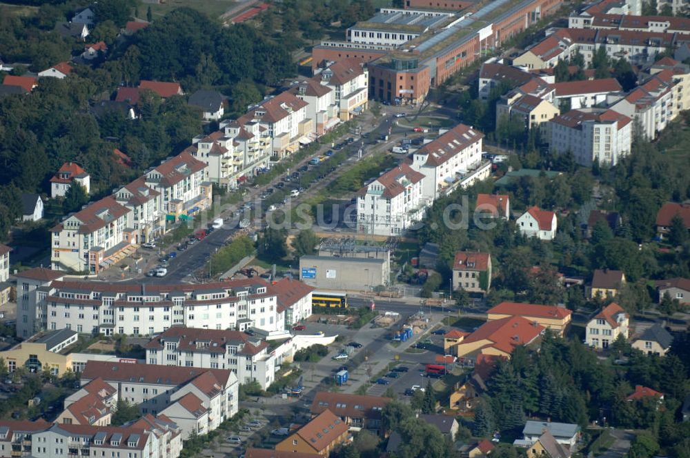 Luftbild Berlin - Wohnsiedlung Berlin Karow-Nord südlich der Autobahn A10 / E65