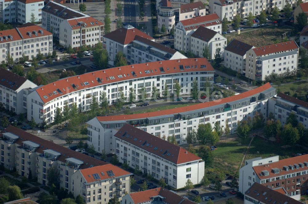 Luftbild Berlin - Wohnsiedlung Berlin Karow-Nord südlich der Autobahn A10 / E65