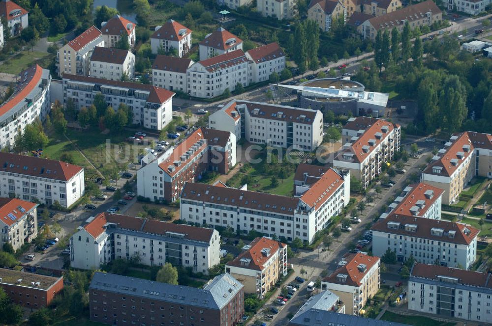 Luftbild Berlin - Wohnsiedlung Berlin Karow-Nord südlich der Autobahn A10 / E65