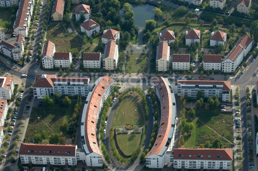 Berlin von oben - Wohnsiedlung Berlin Karow-Nord südlich der Autobahn A10 / E65