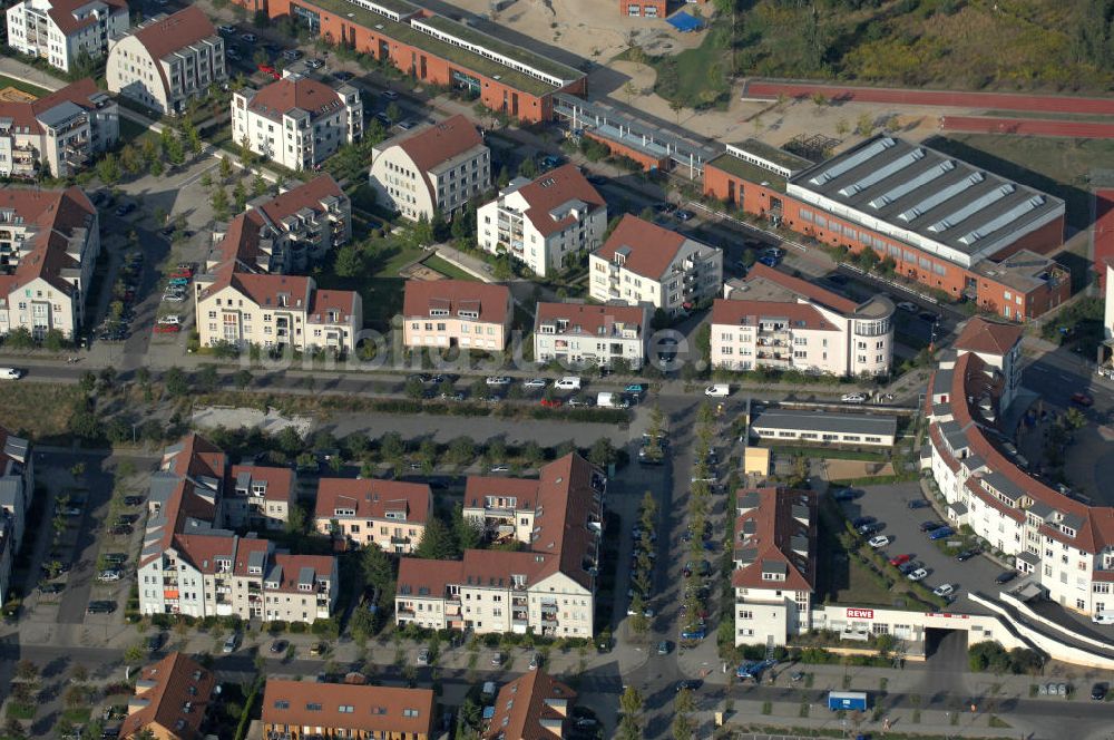 Berlin von oben - Wohnsiedlung Berlin Karow-Nord südlich der Autobahn A10 / E65