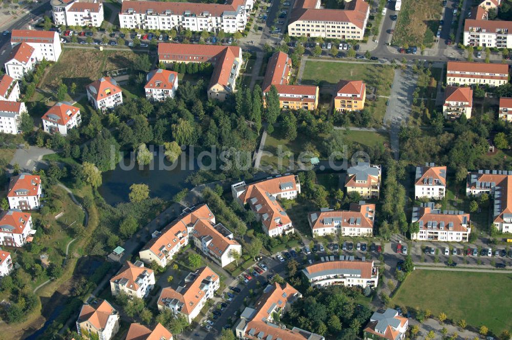 Luftbild Berlin - Wohnsiedlung Berlin Karow-Nord südlich der Autobahn A10 / E65