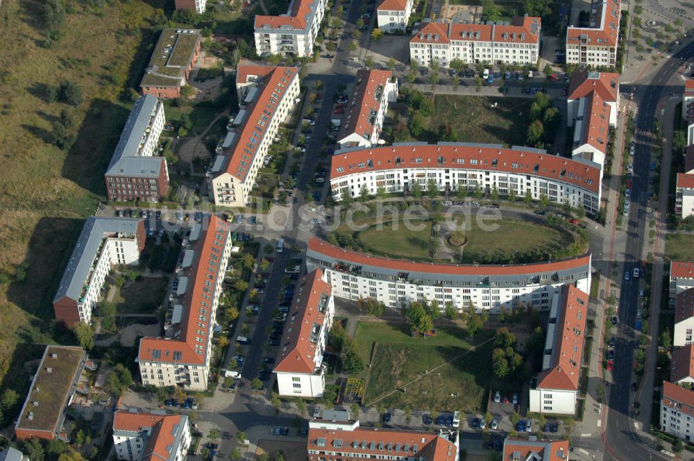 Luftbild Berlin - Wohnsiedlung Berlin Karow-Nord südlich der Autobahn A10 / E65