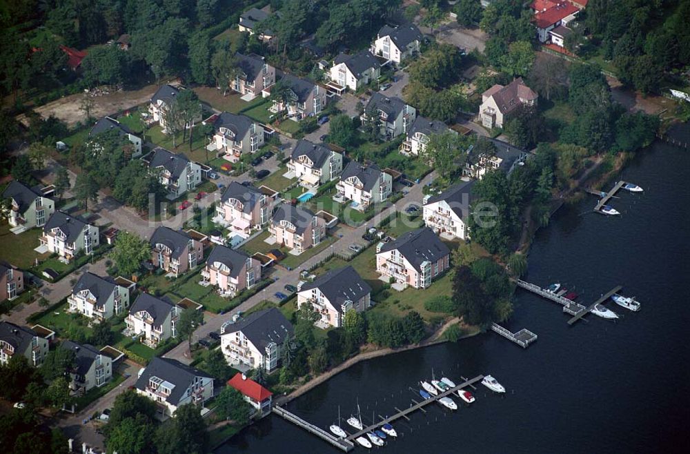 Zeuthen aus der Vogelperspektive: Wohnsiedlung der EDR GmbH am Zeuthener See - Zeuthen (Brandenburg)