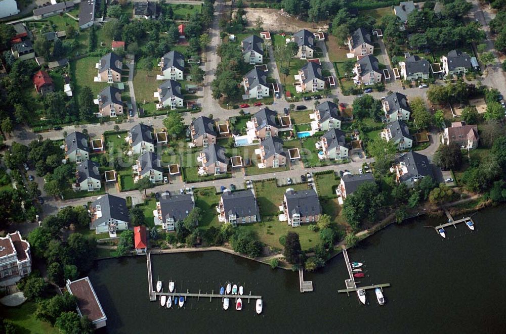 Zeuthen von oben - Wohnsiedlung der EDR GmbH am Zeuthener See - Zeuthen (Brandenburg)