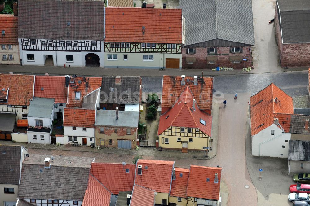 Kelbra von oben - Wohnsiedlung aus Fachwerkhäusern in der Innenstadt von Kelbra in Sachsen-Anhalt