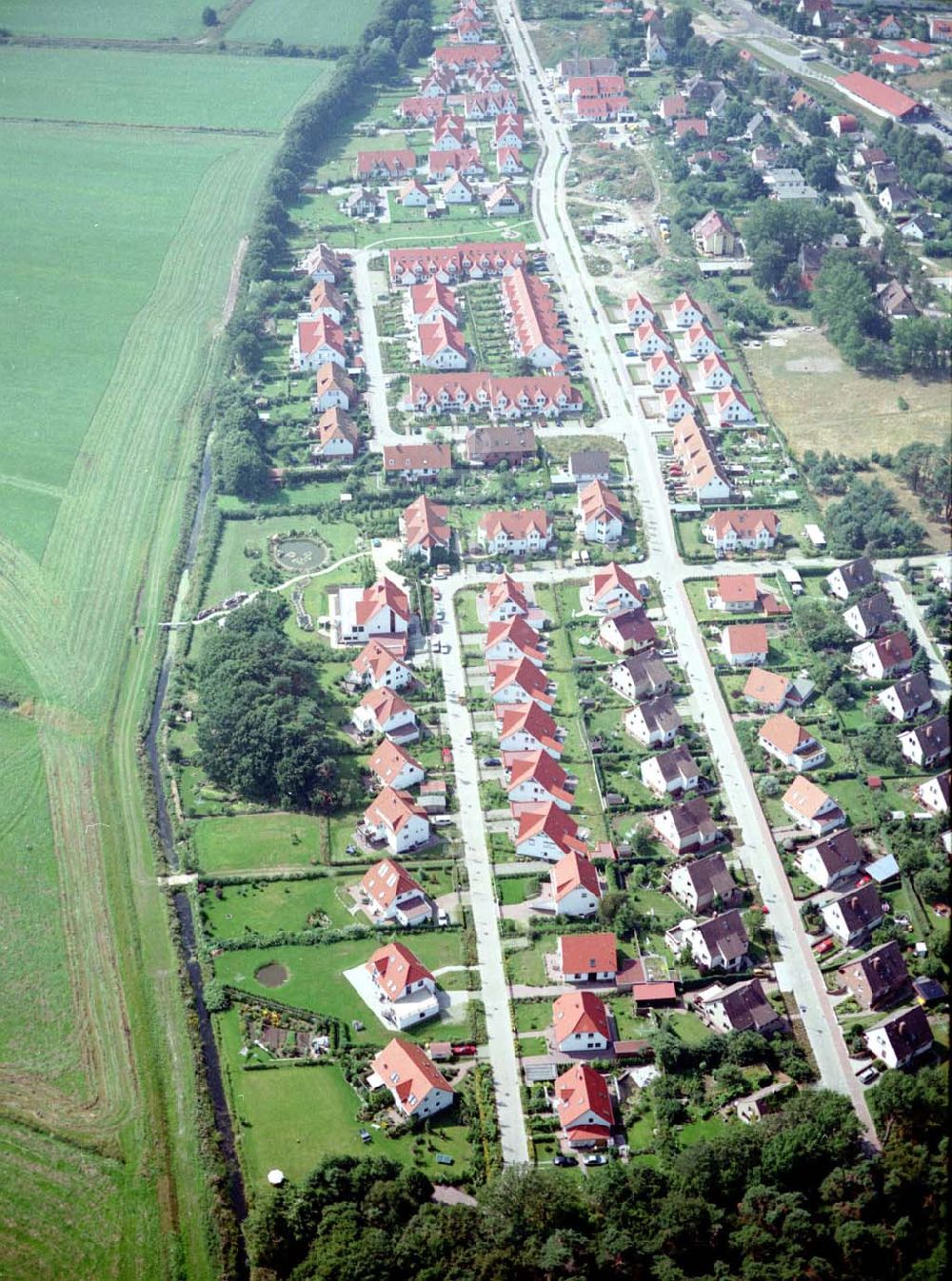 Luftaufnahme Graal Müritz - Wohnsiedlung der HAWO GmbH im Seeheilbad Graal-Müritz in Mecklenburg - Vorpommern.