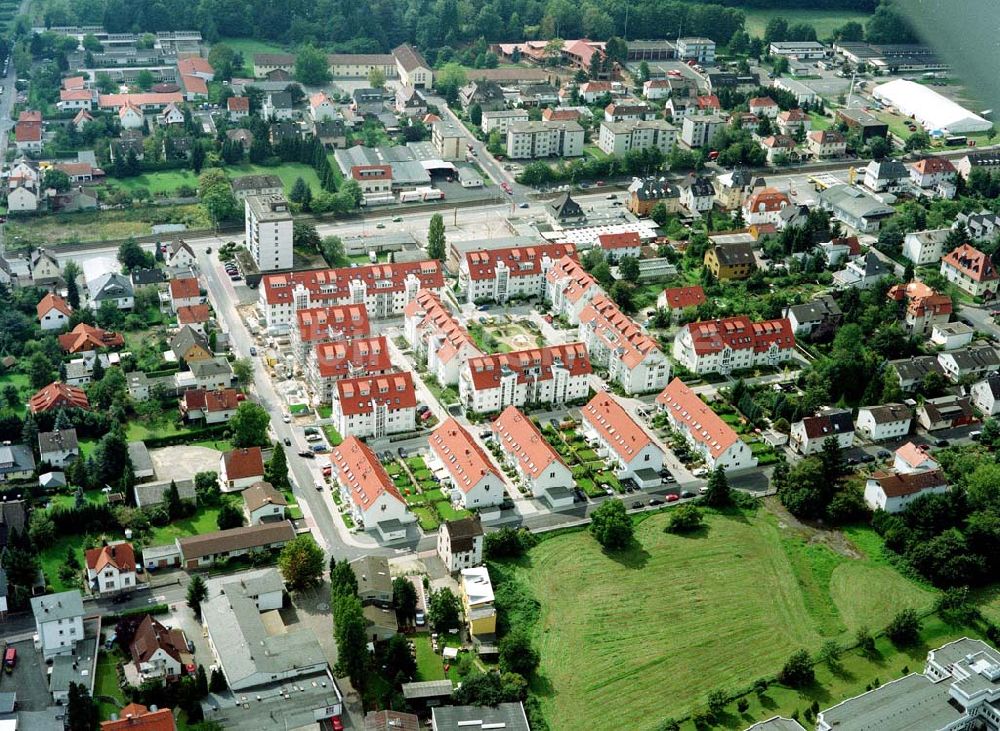 Oberursel / Hessen aus der Vogelperspektive: Wohnsiedlung der MÜBAU AG an der Lahnstraße in Oberursel (Nähe U-Bahnhof Lahnstraße).