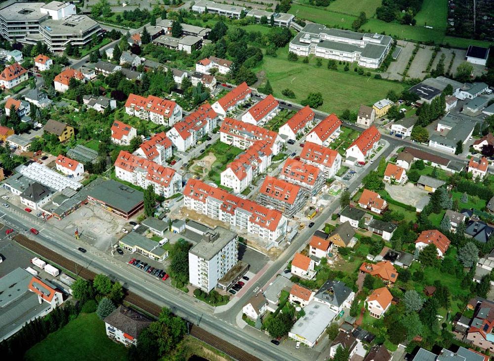 Luftbild Oberursel / Hessen - Wohnsiedlung der MÜBAU AG an der Lahnstraße in Oberursel (Nähe U-Bahnhof Lahnstraße).