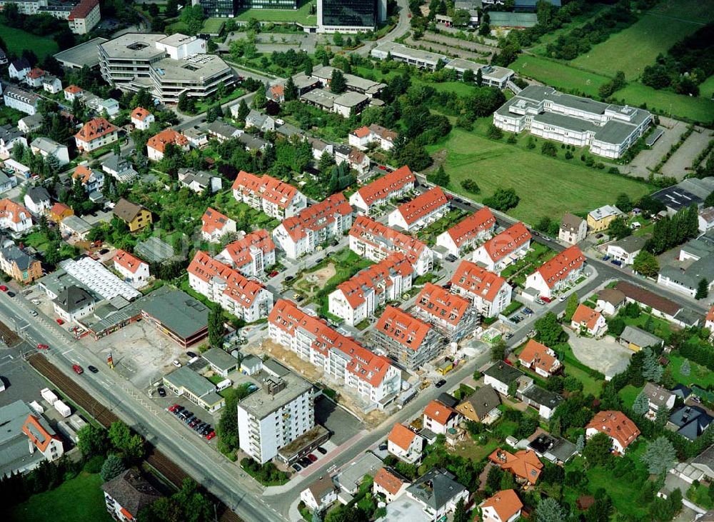 Luftaufnahme Oberursel / Hessen - Wohnsiedlung der MÜBAU AG an der Lahnstraße in Oberursel (Nähe U-Bahnhof Lahnstraße).