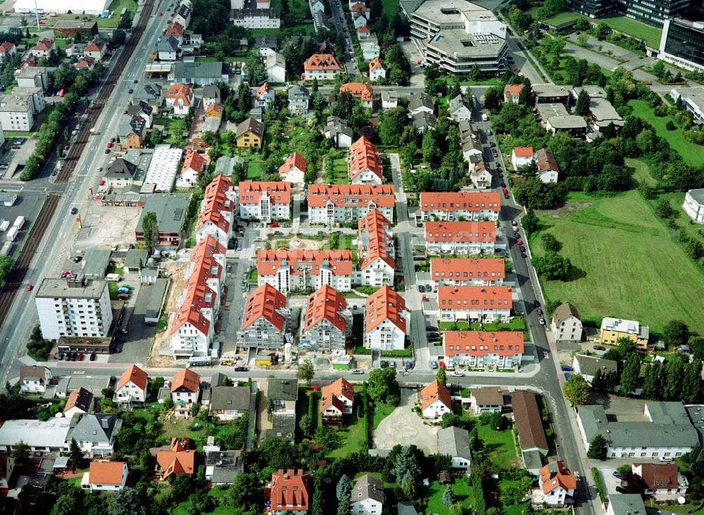 Oberursel / Hessen aus der Vogelperspektive: Wohnsiedlung der MÜBAU AG an der Lahnstraße in Oberursel (Nähe U-Bahnhof Lahnstraße).