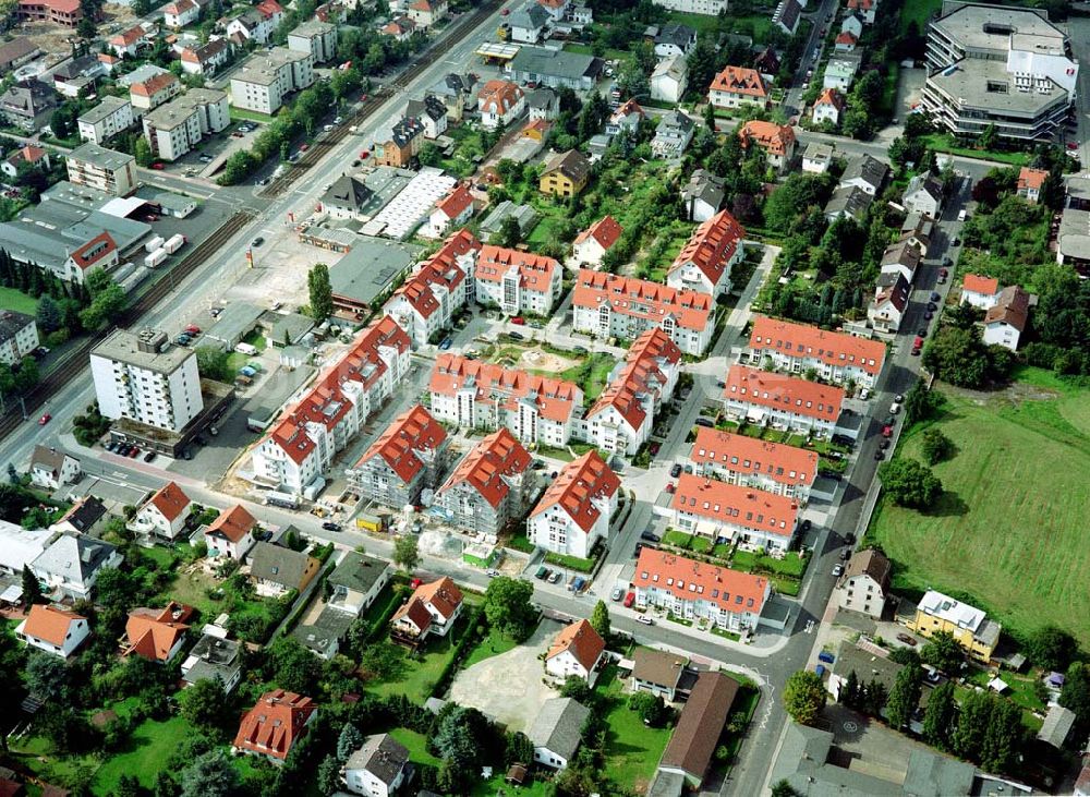 Luftbild Oberursel / Hessen - Wohnsiedlung der MÜBAU AG an der Lahnstraße in Oberursel (Nähe U-Bahnhof Lahnstraße).