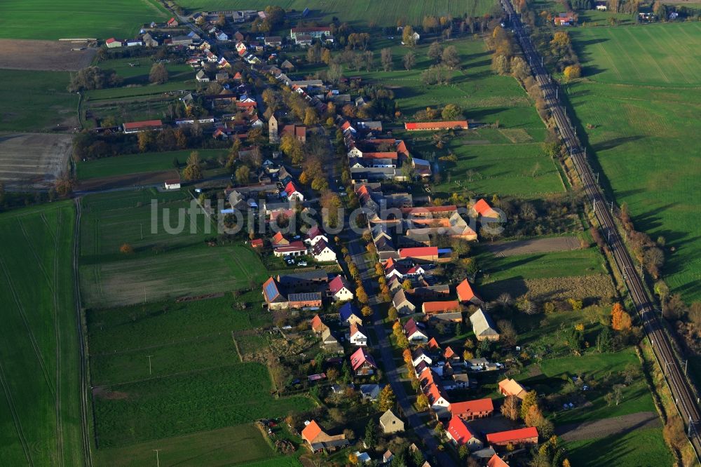 Löwenberger Land Gutengermendorf von oben - Wohnsiedlung im Ortsteil Gutengermendorf in Löwenberger Land im Bundesland Brandenburg