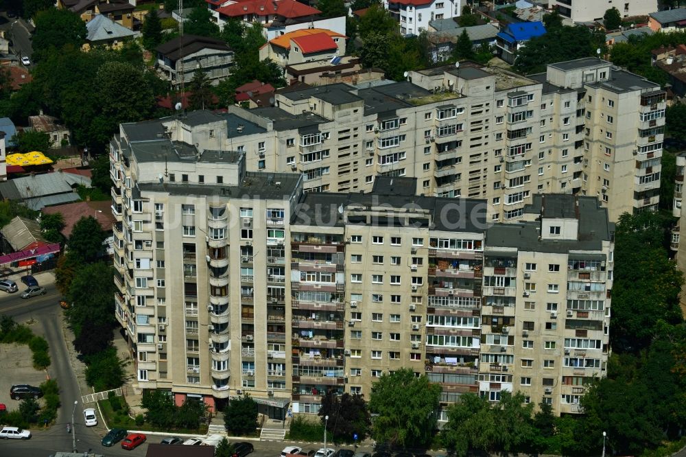 Luftaufnahme Bukarest - Wohnsiedlung mit Plattenbau- Wohnhochhäusern in der Hauptstadt Bukarest in Rumänien