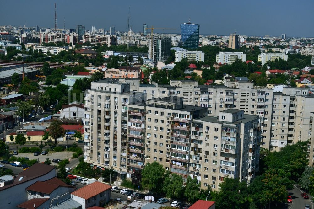 Luftbild Bukarest - Wohnsiedlung mit Plattenbau- Wohnhochhäusern in der Hauptstadt Bukarest in Rumänien