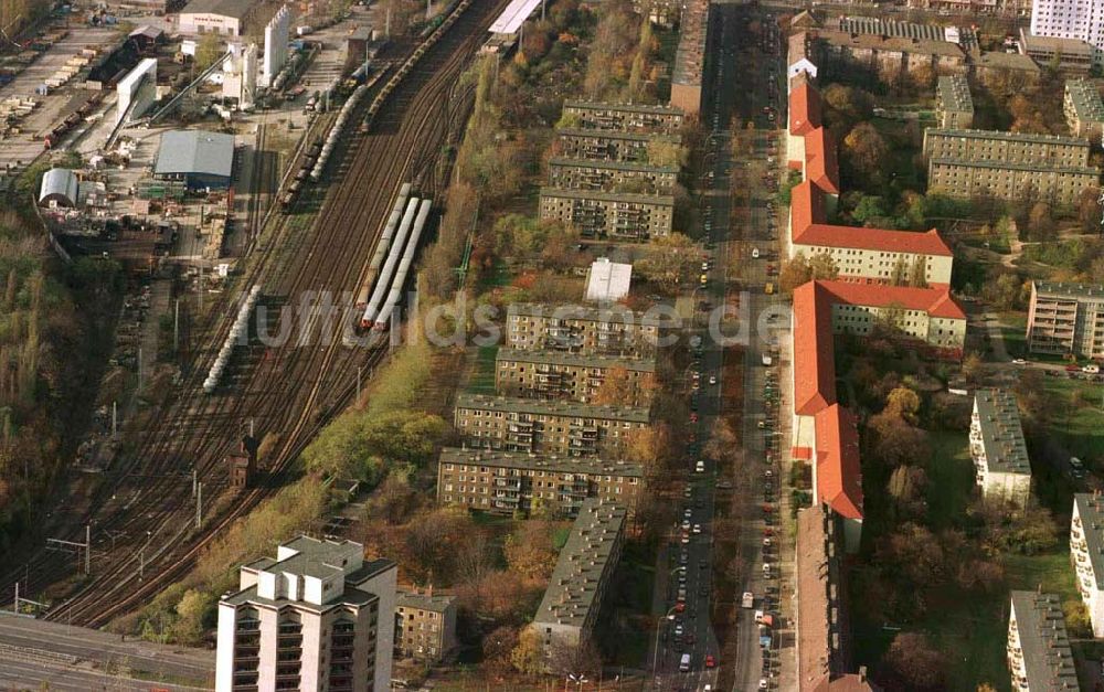 Berlin aus der Vogelperspektive: Wohnsiedlung Storkower Straße / Ecke Knieprodestraße