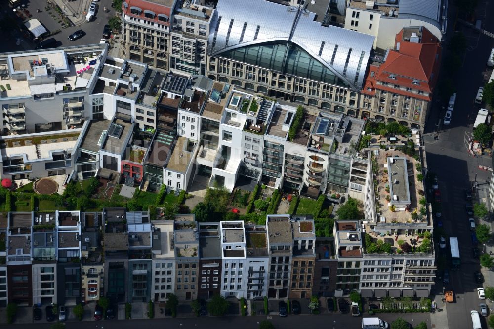 Berlin aus der Vogelperspektive: Wohnsiedlung Townhäuser auf dem Friedrichwerder in Berlin-Mitte