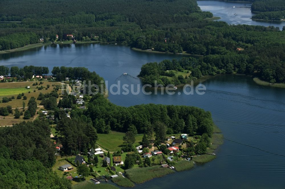 Luftbild Zechlinerhütte - Wohnsiedlung Der Werder an den westlichen See- Uferbereichen des Zootzensee in Zechlinerhütte im Bundesland Brandenburg