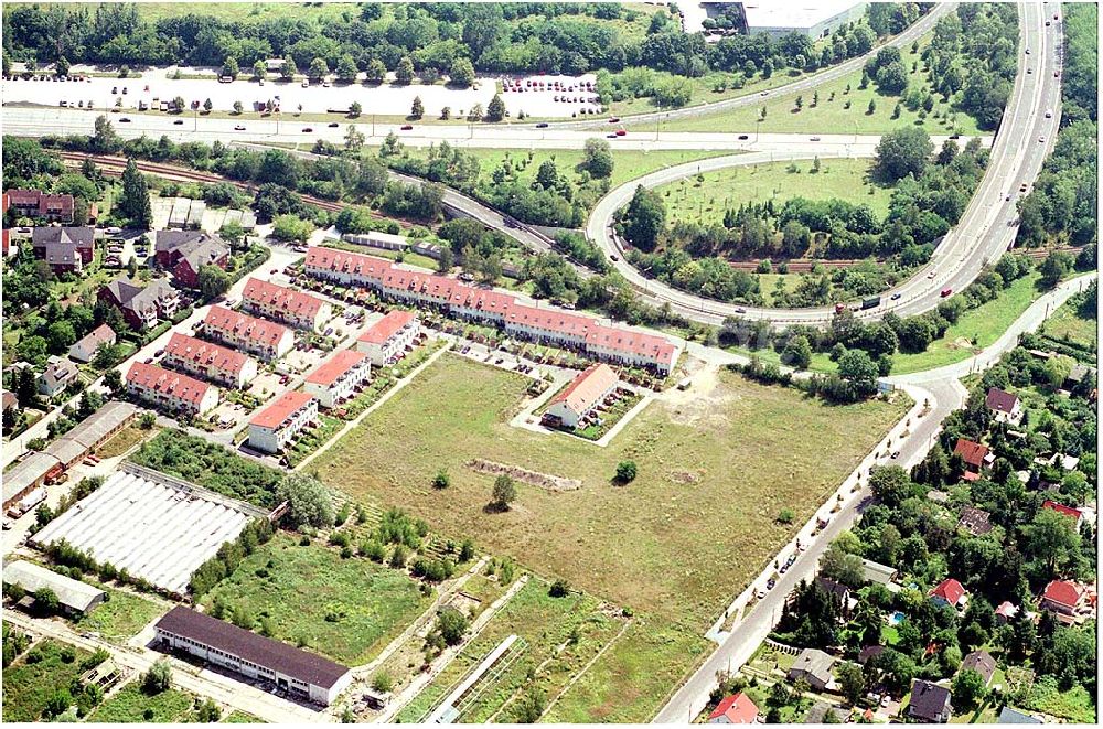 Luftbild Berlin Altglienicke - Wohnsiedlungs- und Baugelände der DEGEWO an der Kleetausiedlung in Altglienicke (zu Treptow-Köpenick) an der Kleeblatt-/Ewaldstraße