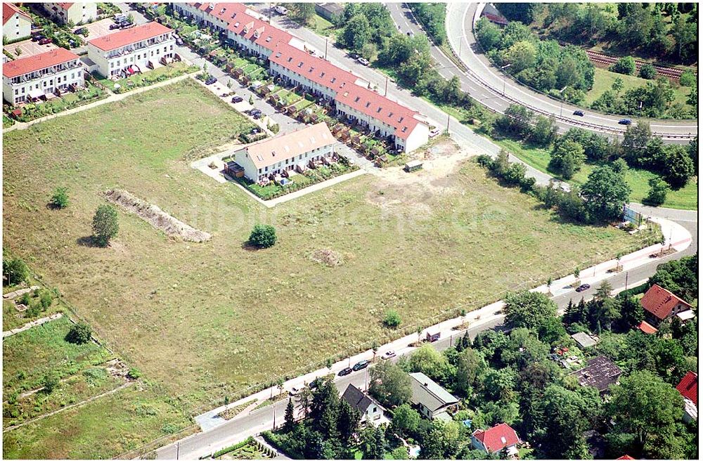 Berlin Altglienicke von oben - Wohnsiedlungs- und Baugelände der DEGEWO an der Kleetausiedlung in Altglienicke (zu Treptow-Köpenick) an der Kleeblatt-/Ewaldstraße