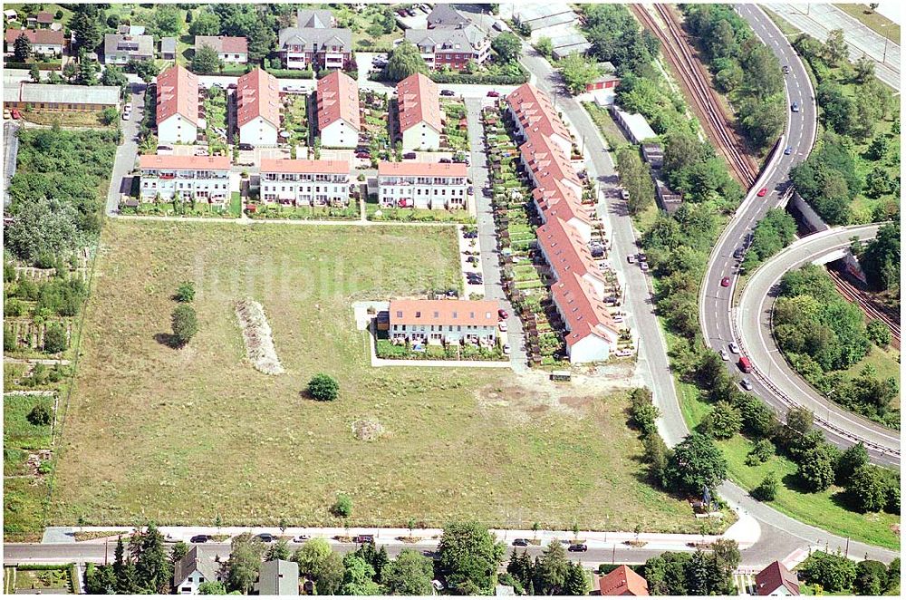 Luftaufnahme Berlin Altglienicke - Wohnsiedlungs- und Baugelände der DEGEWO an der Kleetausiedlung in Altglienicke (zu Treptow-Köpenick) an der Kleeblatt-/Ewaldstraße