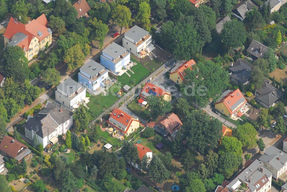 Berlin von oben - Wohnsiedlungsneubau der PREMIER-Deutschland GmbH, an der Bondickenstr./Nimrodstr. in Berlin-Reinickendorf