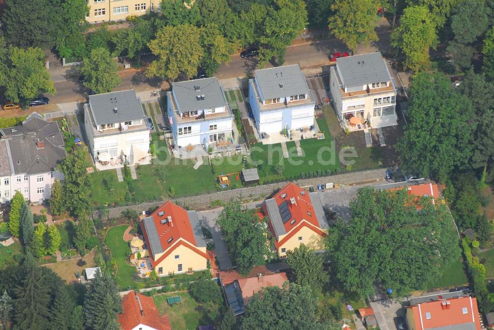 Berlin aus der Vogelperspektive: Wohnsiedlungsneubau der PREMIER-Deutschland GmbH, an der Bondickenstr./Nimrodstr. in Berlin-Reinickendorf