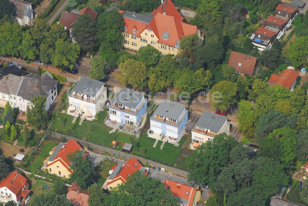 Berlin von oben - Wohnsiedlungsneubau der PREMIER-Deutschland GmbH, an der Bondickenstr./Nimrodstr. in Berlin-Reinickendorf