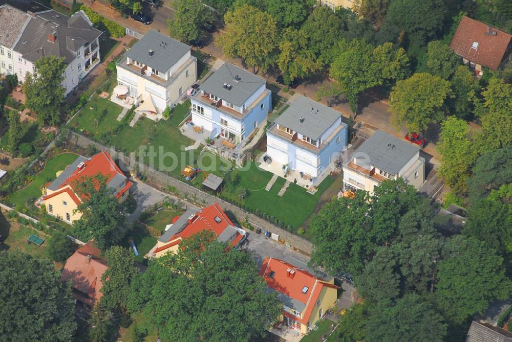 Berlin aus der Vogelperspektive: Wohnsiedlungsneubau der PREMIER-Deutschland GmbH, an der Bondickenstr./Nimrodstr. in Berlin-Reinickendorf