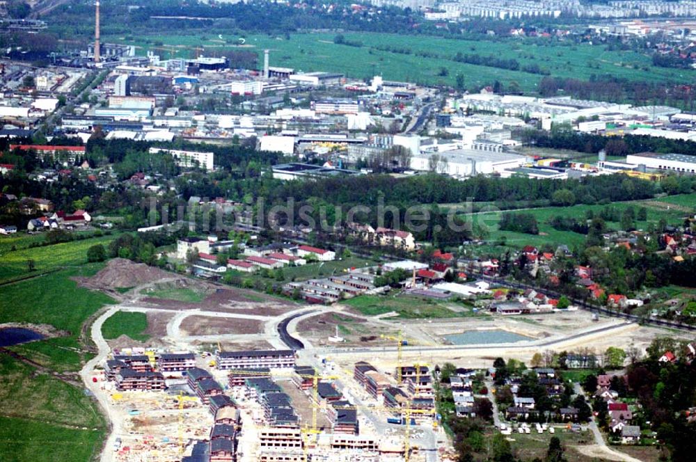 Berlin aus der Vogelperspektive: 30.04.1995 Wohnungsbau Bergholz-Rehbrücke