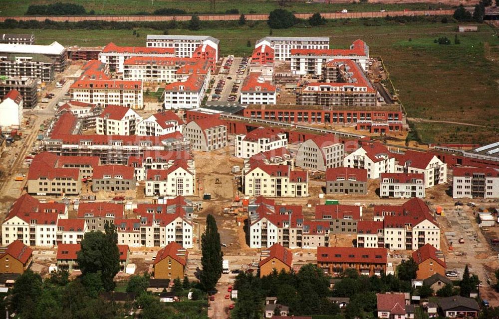 Berlin - Karow-Nord aus der Vogelperspektive: Wohnungsbau in Karow-Nord Negativ ausgegeben