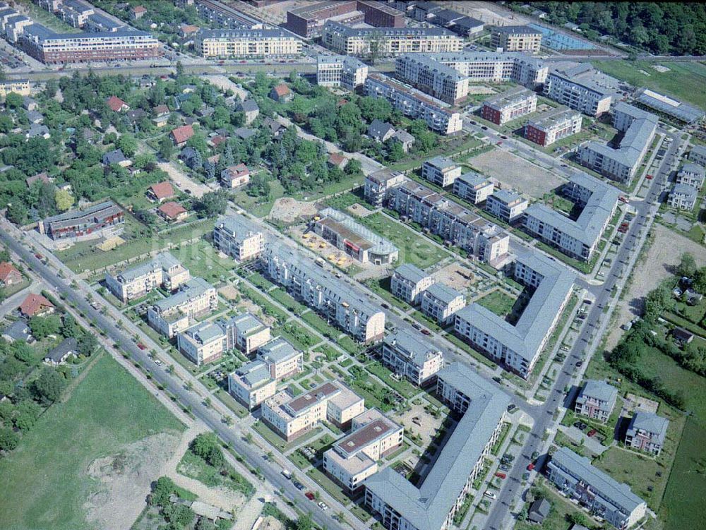 Luftaufnahme Berlin - Buchholz - Wohnungsneubau an der Blankenfelder Straße in Berlin-Buchholz ( Stadtbezirk Berlin-Pankow).