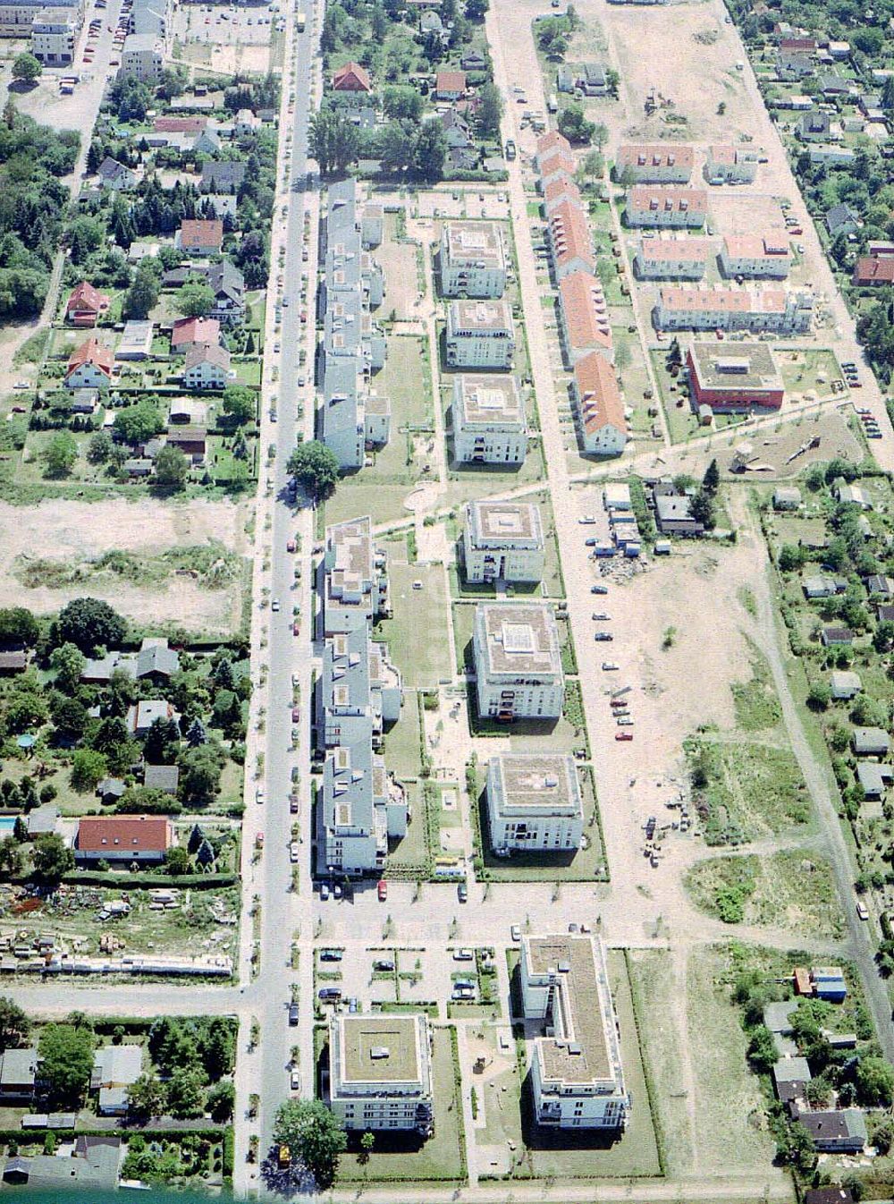 Luftaufnahme Berlin - Wohnungsneubau an der Blankenfelder Straße in Berlin-Buchholz ( Stadtbezirk Berlin-Pankow).