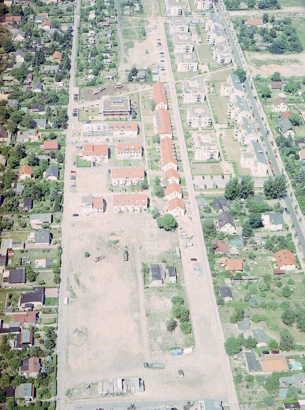 Luftbild Berlin - Wohnungsneubau an der Blankenfelder Straße in Berlin-Buchholz ( Stadtbezirk Berlin-Pankow).