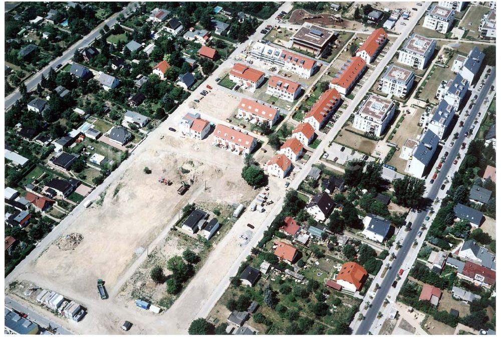 Luftaufnahme Berlin - Wohnungsneubau an der Blankenfelder Straße in Berlin-Buchholz ( Stadtbezirk Berlin-Pankow).