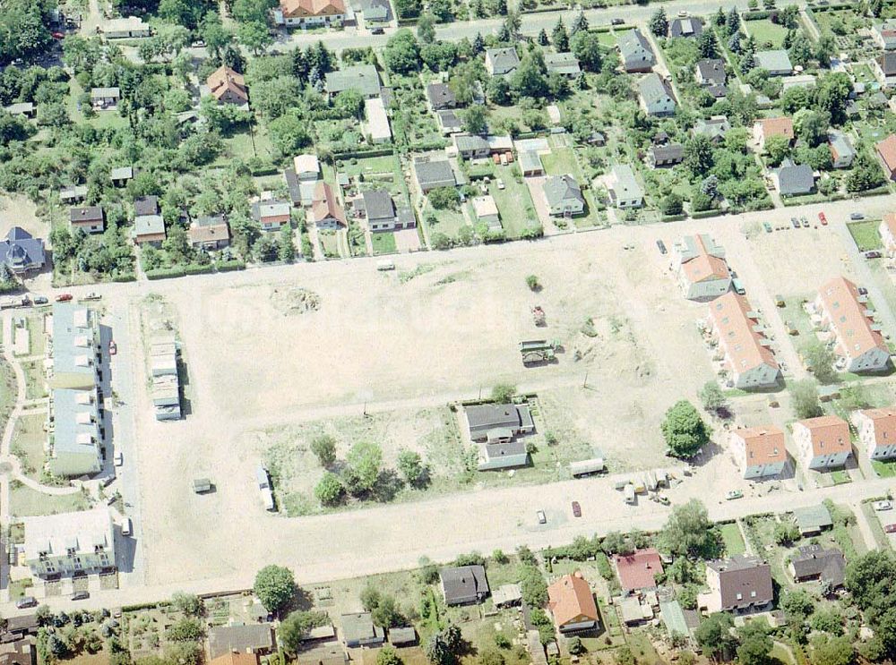 Luftaufnahme Berlin - Wohnungsneubau an der Blankenfelder Straße in Berlin-Buchholz ( Stadtbezirk Berlin-Pankow).